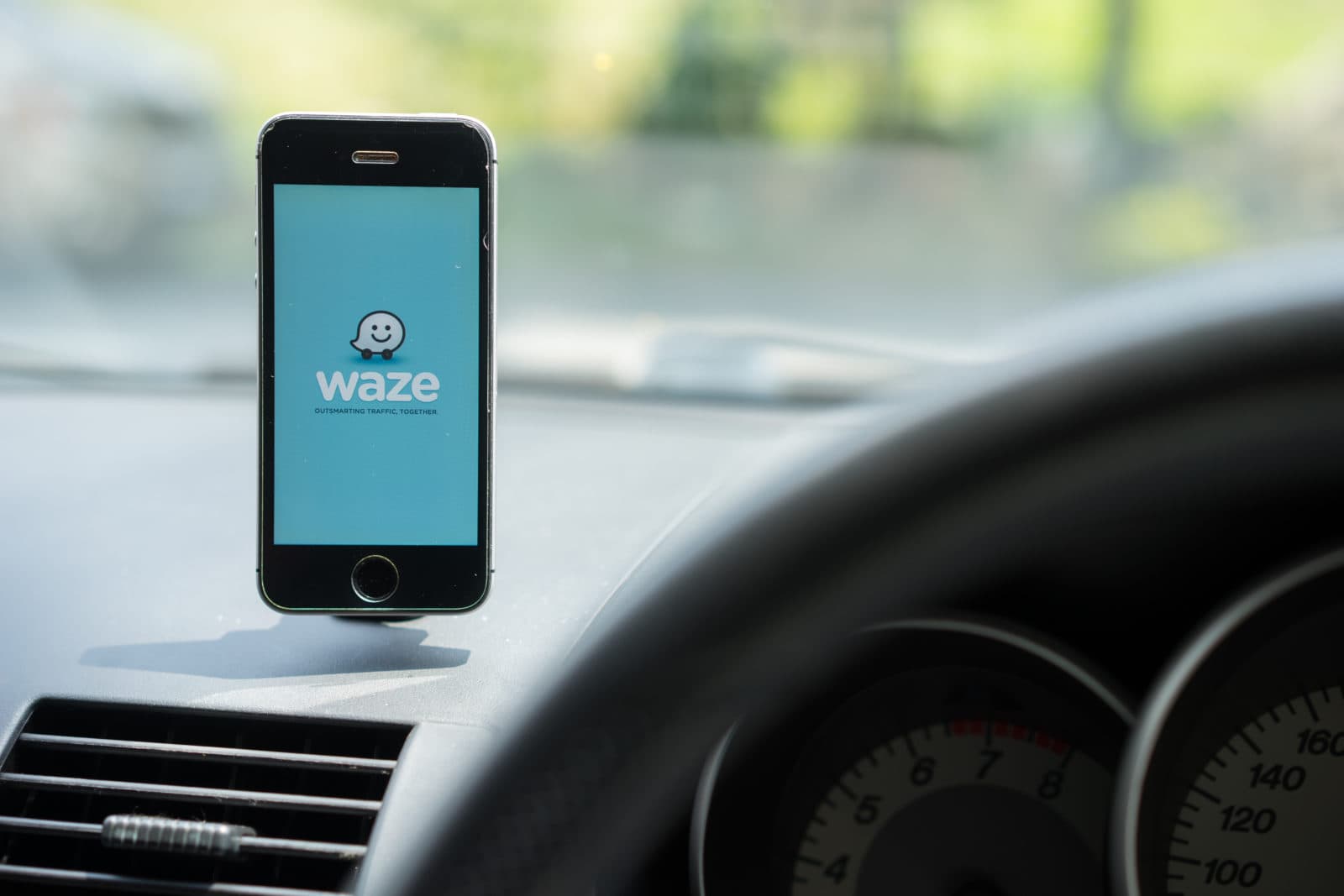 Dlaczego użytkownicy ufają Waze?